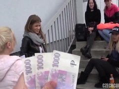 Leie, Tussi, Grosser arsch, Tschechisch, Hardcore, Natürlichen titten, Muschi, Jungendliche (18+)