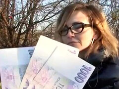 Grosse titten, Brille, Handjob, Milf, Geld, Im freien, Pov, Rasiert