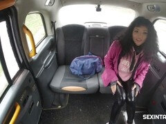Amateur, Sucer une bite, Brunette brune, Voiture, De plein air, Chatte, Chevaucher, Adolescente