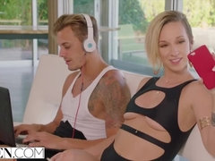 Blonde, Sucer une bite, Queue, Faciale, Hard, Réalité, Chevaucher, Rasée