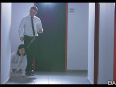 Asiatique, Bondage, Brunette brune, Tir de sperme, Domination, Bureau, Chatte, Rugueux