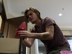 Pijpbeurt, Diep in de keel, Voeten fetish, Harig, Hardcore, Zoenen, Moeder, Stiefmoeder