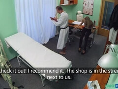 Amateur, Sucer une bite, Médecin, Pieds, Branlette thaïlandaise, Bureau, Chatte, Mouillée