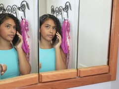 18 jaar, Zwart, Interraciaal, Latijnse vrouw, Masturbatie, Klein, Rok, Speelgoed