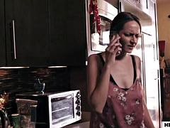 Brunette brune, Éjaculation interne, Hd, Lesbienne, Maman, Cheveux courts, Tabou, Adolescente