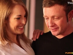 18, フェラチオ, イギリス人, 着衣女と全裸男, カワイイ, ハメ撮り, ティーン, 三人