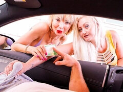 Grosser arsch, Grosser schwanz, Blondine, Blasen, Hundestellung, Natürlichen titten, Titten