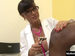 Slinky Dark Hair Mommy With Big Juggs Lisa Ann