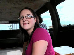 Belle grosse femme bgf, Sucer une bite, Brunette brune, Bus, Tir de sperme, Branlette thaïlandaise, Hard, Nénés