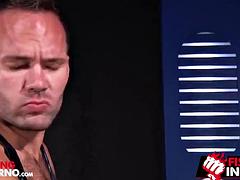 Grosse bite, Sucer une bite, Pénétrer avec le poing, Béant, Homosexuelle, Muscle, Actrice du porno