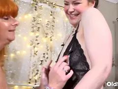 Passionate Mature Lesbian Licks Sexy MILF Pussy