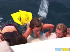 18 años, Tetas grandes, Hd, Lesbiana, Al aire libre, Pequeña, Adolescente, Tetas