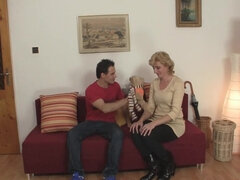 Mamie, Mature, Petite femme, Chatte, Réalité, Chevaucher, Maigrichonne, Nénés