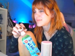 Cute amateur brunette naughty in solo jerking show on camera
