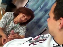 Leie, Arsch, Braunhaarige, Geile alte tussi, Oma, Reif, Muschi, Realität