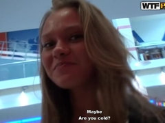 In den arsch, Blondine, Küche, Lingerie, Piercing, Schüchtern, Sich ausziehen, Tätowierung