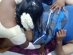 Penetracion con dedos, Indio, Besar, Maduro, Tetas naturales, Chupando