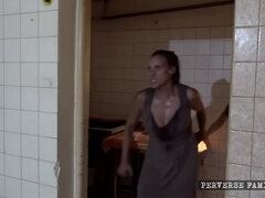 Grosse bite, Gros seins, Grossier, Fétiche, Branlette thaïlandaise, Pénis, Tatouage, Jouets