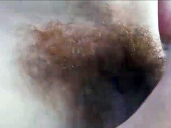 露出狂, 毛深い, 赤毛