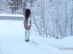 Сногсшибательные, Красотки, Большие сиськи, Эротика, Мамочка, На природе, На публике, Соло