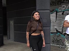 Hardcore, Latijnse vrouw, Openbaar