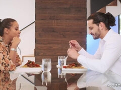 Grosser arsch, Grosse titten, Braunhaarige, Vollbusig, Hardcore, Latina, Natürlichen titten, Titten