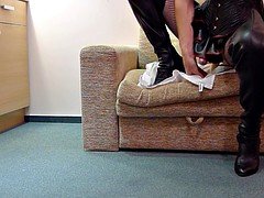 Enthousiasteling, Laarzen, Latex, Leer, Masturbatie, Speelgoed