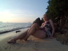 On Public Beach teen 18+ Masturbation Double Crossleg Fingering Solo Fun Ending