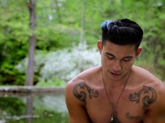 Gay, Al aire libre