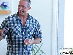 18 ans, Cul, Beauté, Sucer une bite, Le plan cul à quatre, Groupe, Hd, Suçant