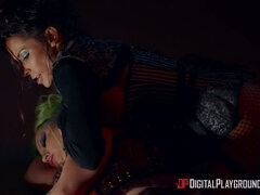 Lécher le cul, Gros seins, Sucer une bite, Européenne, Faciale, Cheveux courts, Tatouage, Nénés