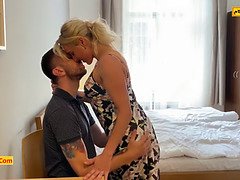 Красивые, Спальня, Большой член, Минет, Постарше, Пальцем, Милф, Мачеха