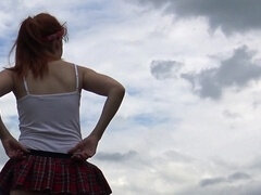 Universidad, Checa, Flexible, Al aire libre, Pelirrojo, Sexo soft, Bajo la falda, Voyeur