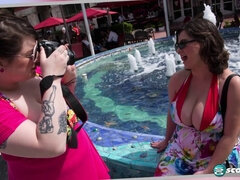 Толстушки, Большая жопа, Большие сиськи, Бикини, Брюнетки, Пухленькие, Женщины, Натуральные