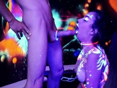 ビキニ, 黒人, フェラチオ, ヨーロピアン, 小柄, ピアス, タトゥー, オッパイの