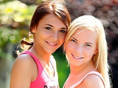 指いじり, キス, レズビアン, 下着, オマンコ, ストリッピング, ティーン, オッパイの