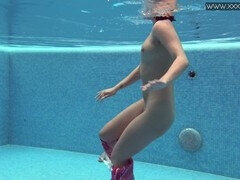 18 años, Checa, Europeo, Desnudo, Piscina, Medias largas, Adolescente, Bajo el agua
