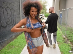 Amateur, Verga grande, Mamada, Estilo perrito, Ébano, Interracial, Al aire libre, Tetas