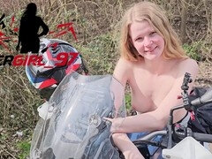 Amateur, Bisexuelle, Collège université, Européenne, Première fois, Petite femme, Spandex, Jarretelles