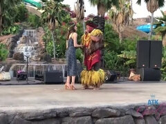 Amateur, Derrière les coulisses, Brunette brune, Hd, Mère que j'aimerais baiser, Rasée, Nénés