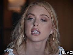 Grosse bite, Blonde, Sucer une bite, Éjaculation interne, Hd, Interracial, Lesbienne, Nénés