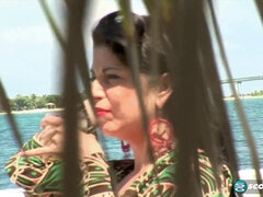 Plage, Gros seins, Bikini, Plantureuse, Masturbation, Naturelle, Seins naturels, Nénés