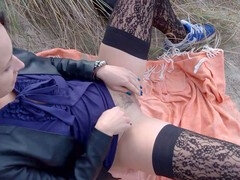 Strand, Britisch, Geile alte tussi, Masturbation, Nylon, Im freien, Polisch, Strümpfe
