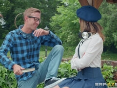 Yammy Alice hooks up with skinny thick-dicker