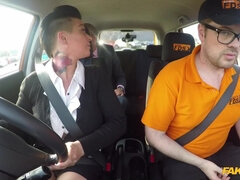 Grosse bite, Gros seins, Garce, Voiture, Chatte, Rousse roux, Tatouage, Nénés