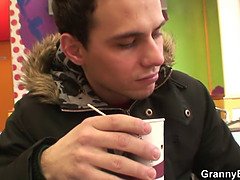 デカパイ, ブロンド, フェラチオ, チェコ, デブ, お婆さん, 毛深い, 熟年