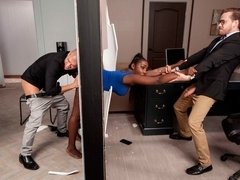 Wohlbeleibte schöne frauen, Grosser arsch, Braunhaarige, Hundestellung, Doppelpenetration, Handjob, Interrassisch, Milf