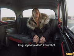 Blondine, Stiefel, Besamung, Lecken, Im freien, Piercing, Kurzes haar, Strümpfe