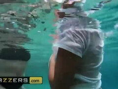 Culo grande, Tetas grandes, Mamada, Sexo duro, Hd, Latina, Piscina, Sexo fuerte