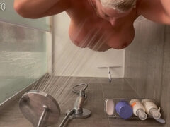 Grosse titten, Geile alte tussi, Französisch, Hd, Masturbation, Reif, Milf, Dusche